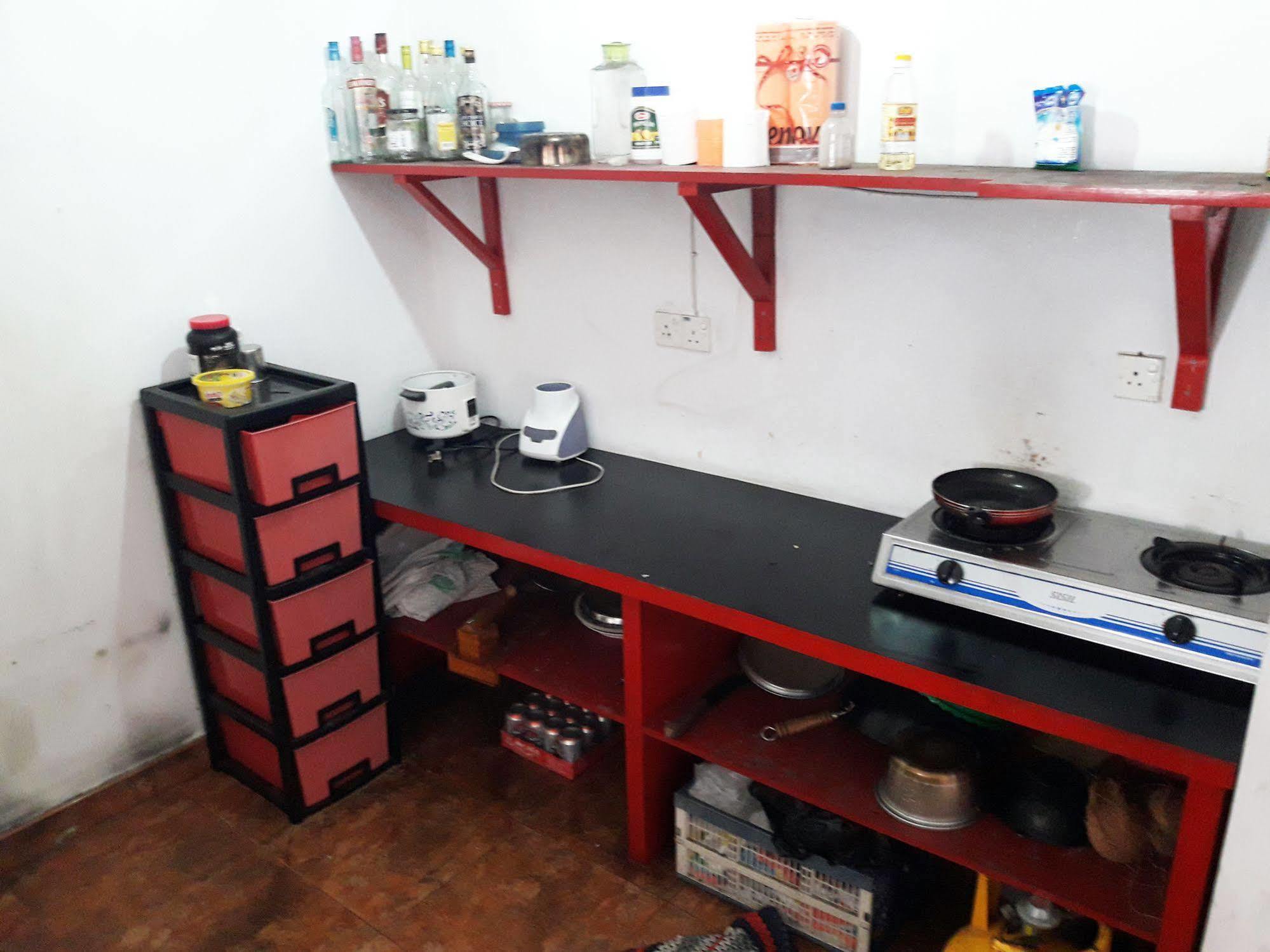 Kandy Walkers Hostel Tennekumbura Ngoại thất bức ảnh