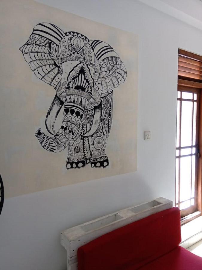 Kandy Walkers Hostel Tennekumbura Ngoại thất bức ảnh