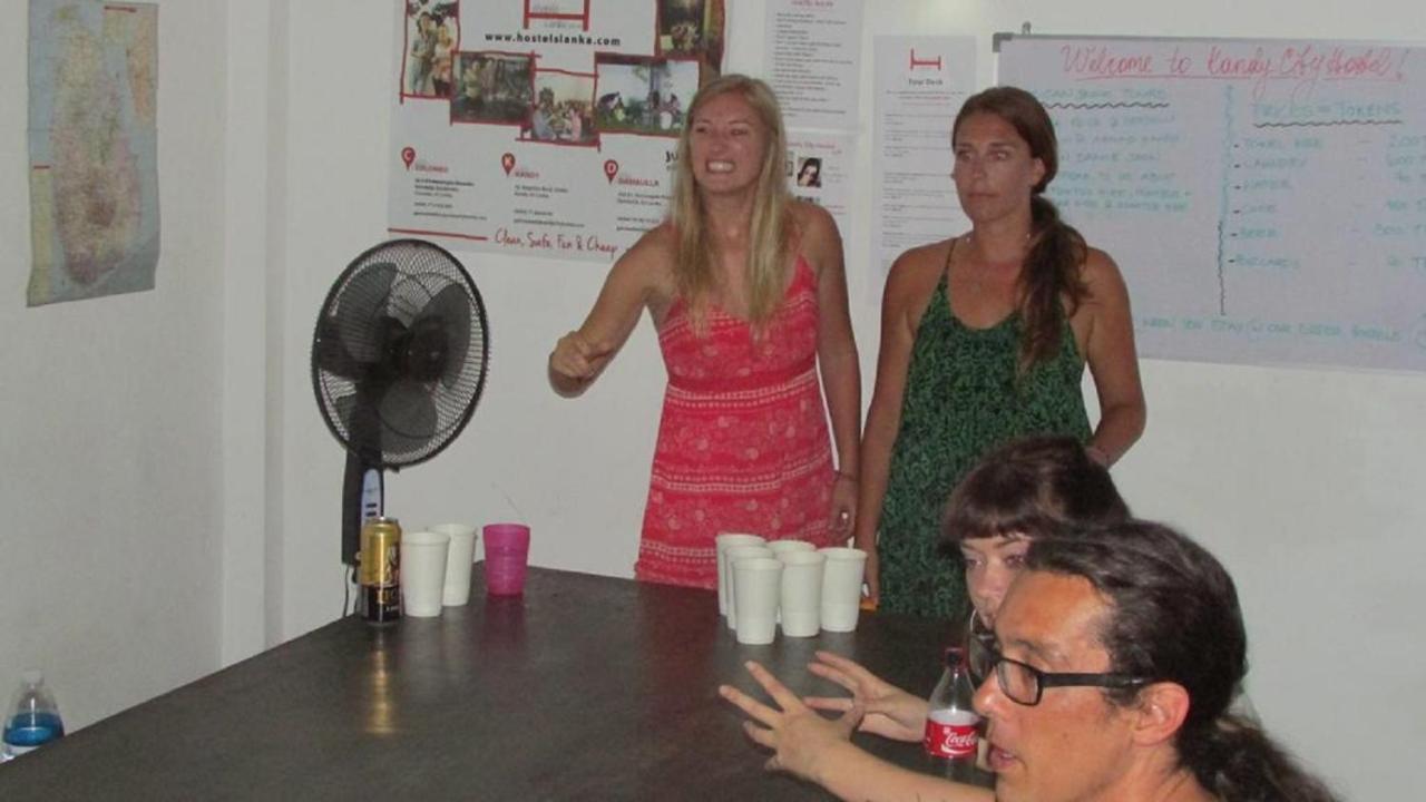 Kandy Walkers Hostel Tennekumbura Ngoại thất bức ảnh